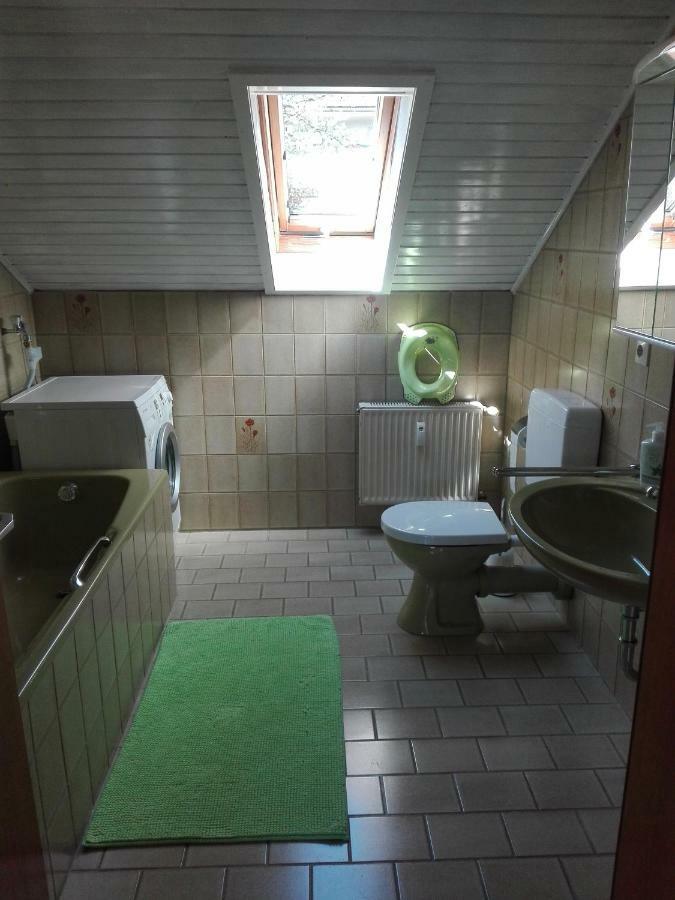 Obere Ferienwohnung Asshoff Zwischen Odenwald, Taubertal Und Bauland Berolzheim 外观 照片