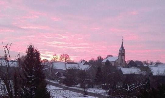 Obere Ferienwohnung Asshoff Zwischen Odenwald, Taubertal Und Bauland Berolzheim 外观 照片